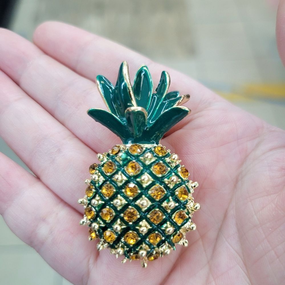 Brand New Rhinestone Pineapple Pin Brooch